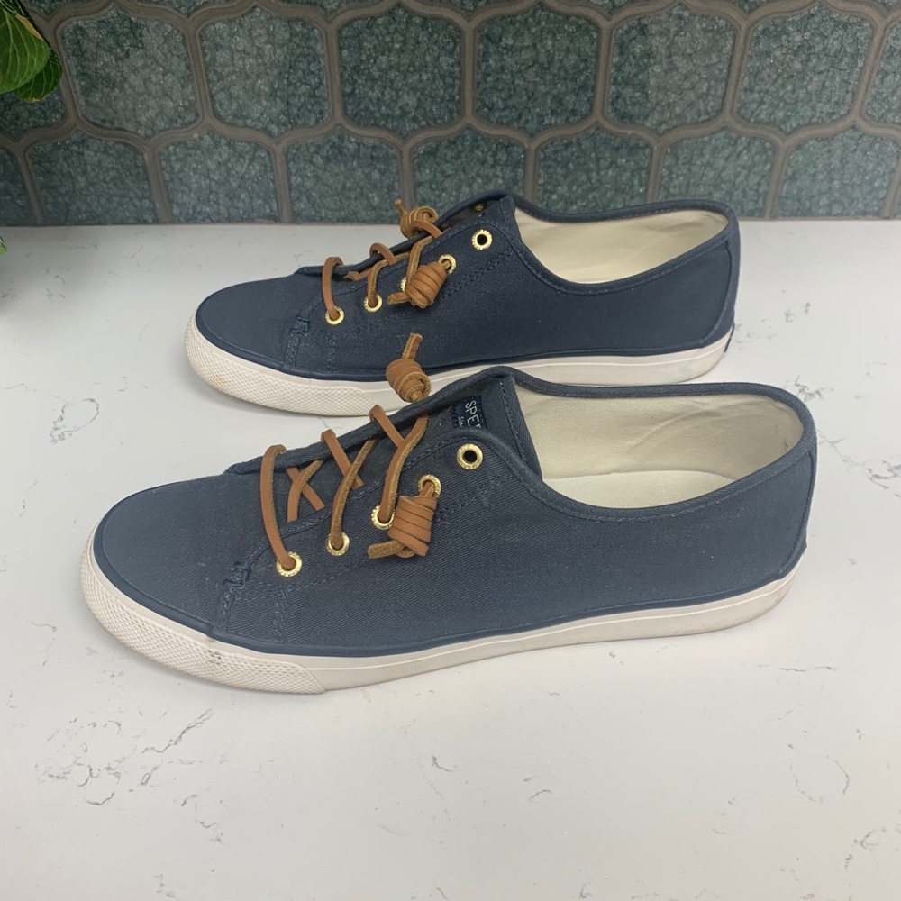 Women’s Sperry Shoes Size 9.5M good condition